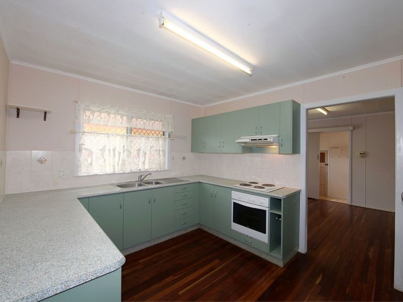8 Child Street, Svensson Heights QLD 4670