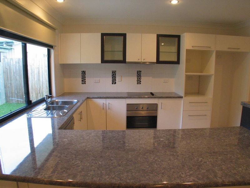 2/6 Moran, Svensson Heights QLD 4670