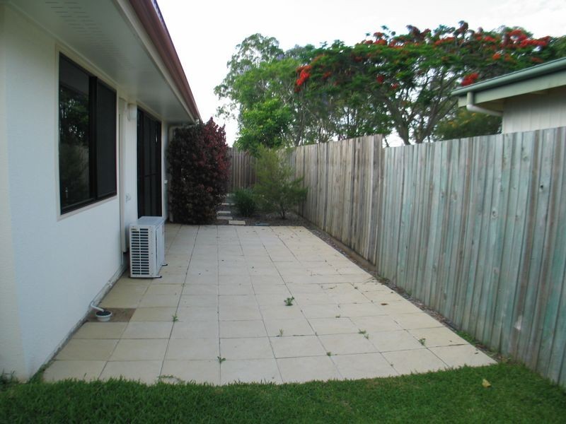 2/6 Moran, Svensson Heights QLD 4670