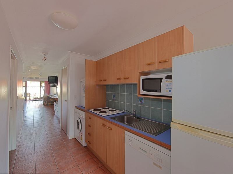 Unit 2 Pebble Beach Drive, Coral Cove QLD 4670