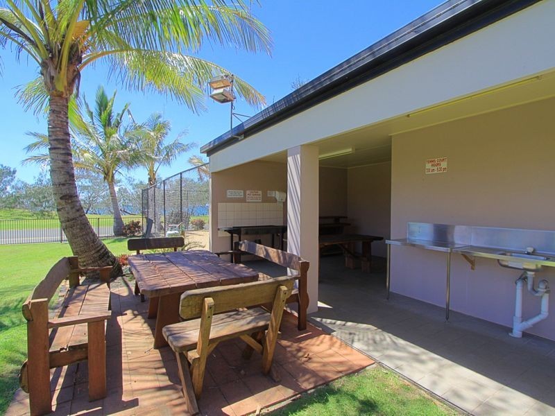 Unit 2 Pebble Beach Drive, Coral Cove QLD 4670