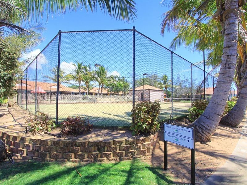 Unit 2 Pebble Beach Drive, Coral Cove QLD 4670