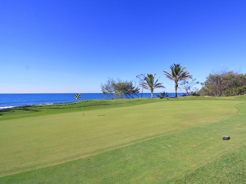 Unit 2 Pebble Beach Drive, Coral Cove QLD 4670