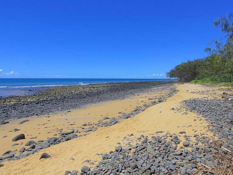 Unit 2 Pebble Beach Drive, Coral Cove QLD 4670