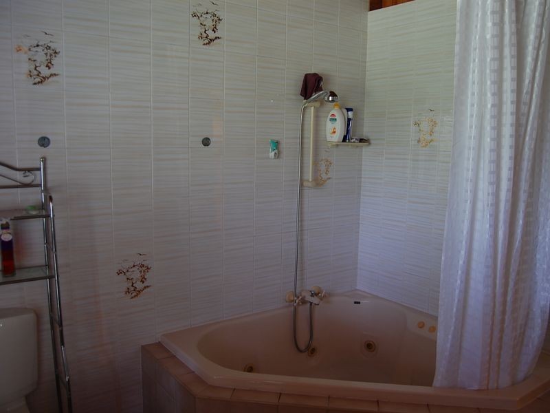 132 Woods Road, Sharon QLD 4670