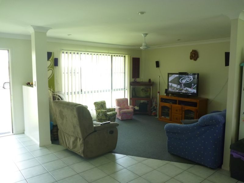 40 Paradise Avenue, Thabeban QLD 4670