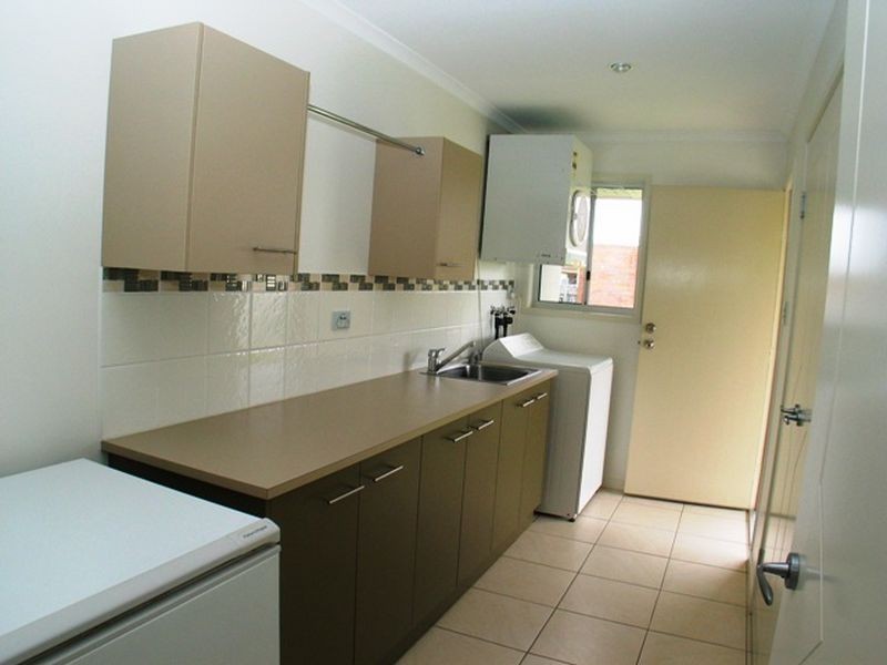 27 Hay Street West, Avenell Heights QLD 4670
