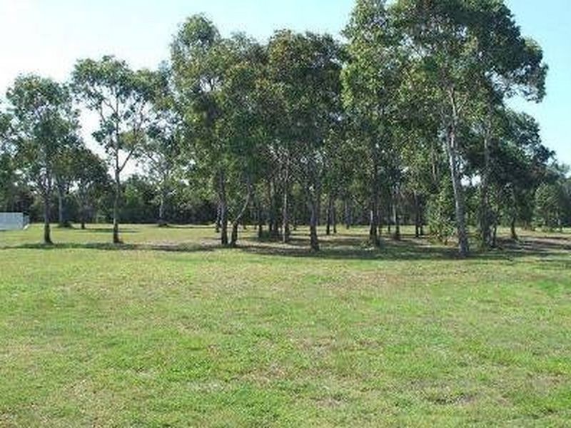 9 Betty Close, Coral Cove QLD 4670