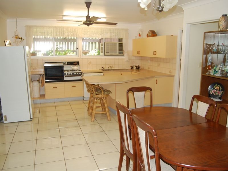 8 Rosedale Road, Oakwood QLD 4670