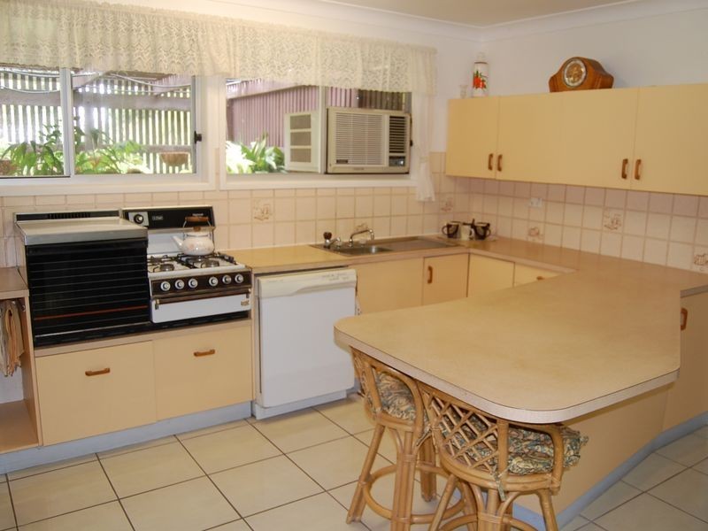 8 Rosedale Road, Oakwood QLD 4670