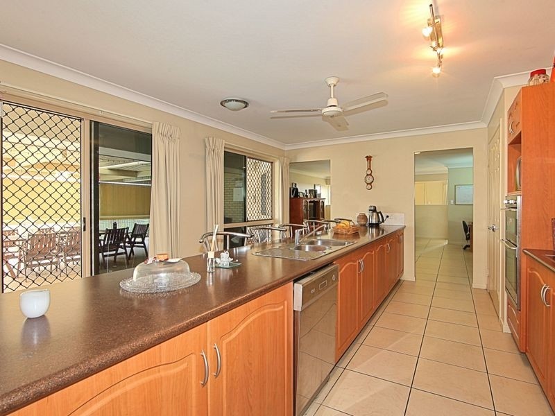 24 Schmidt Street, Kepnock QLD 4670