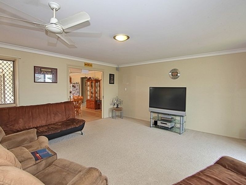 24 Schmidt Street, Kepnock QLD 4670