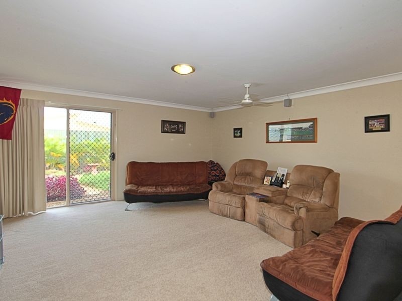 24 Schmidt Street, Kepnock QLD 4670