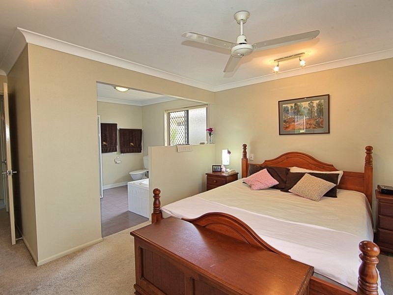 24 Schmidt Street, Kepnock QLD 4670