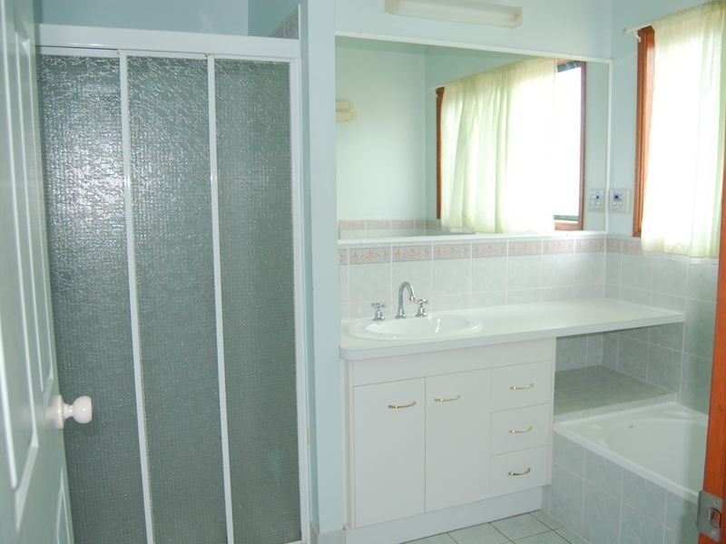 10 Frank Gilbert Drive, Thabeban QLD 4670