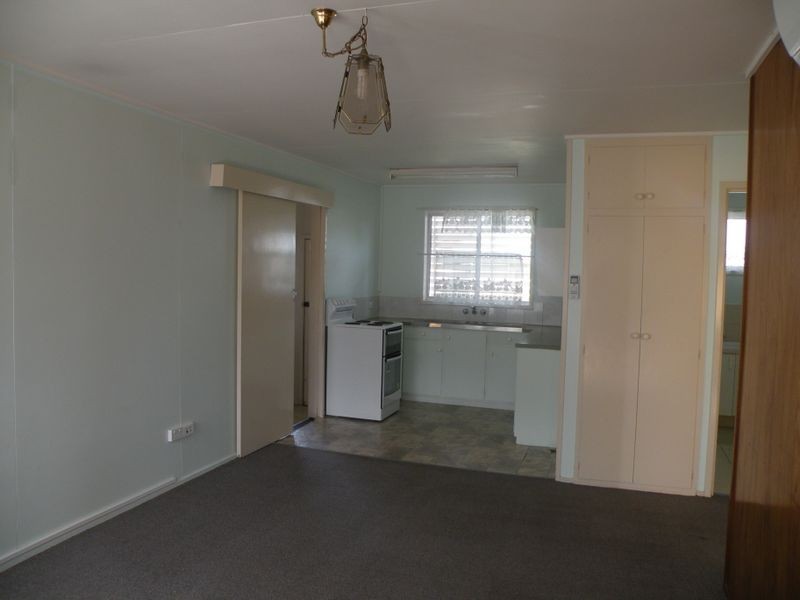 2/8 Logan Street, Norville QLD 4670