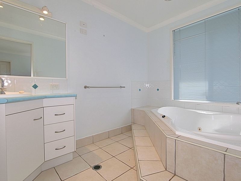 131 Barolin Esplanade, Coral Cove QLD 4670