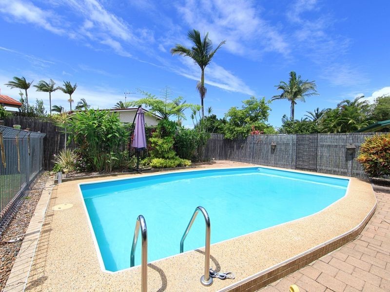 10 Strathdee Avenue, Bundaberg South QLD 4670
