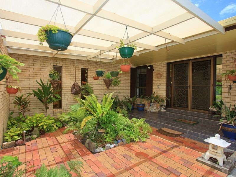 10 Strathdee Avenue, Bundaberg South QLD 4670