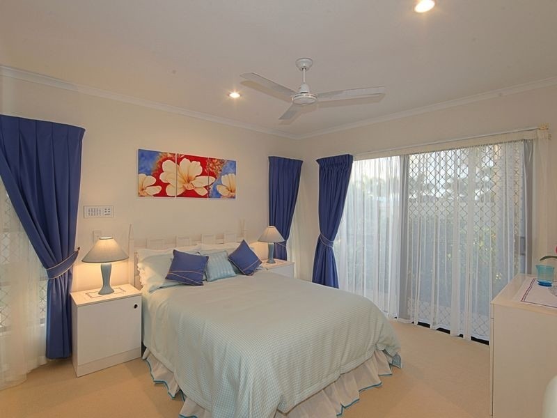 7 Davin Place, Coral Cove QLD 4670