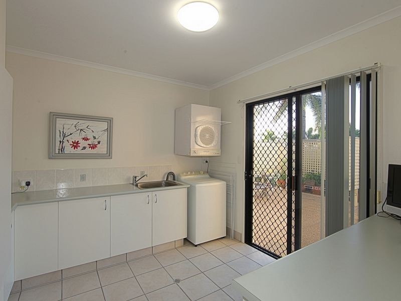 7 Davin Place, Coral Cove QLD 4670