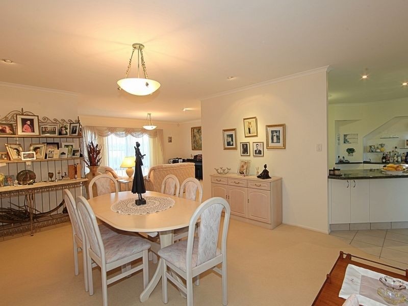 7 Davin Place, Coral Cove QLD 4670