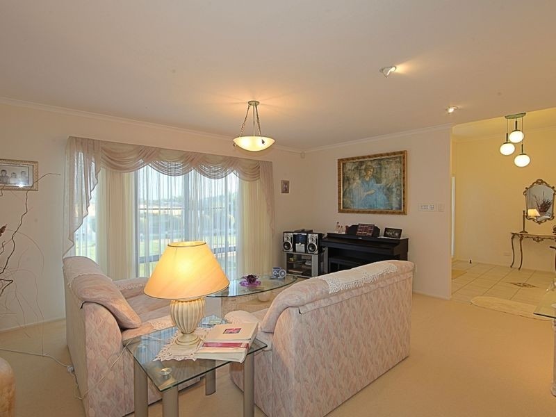 7 Davin Place, Coral Cove QLD 4670