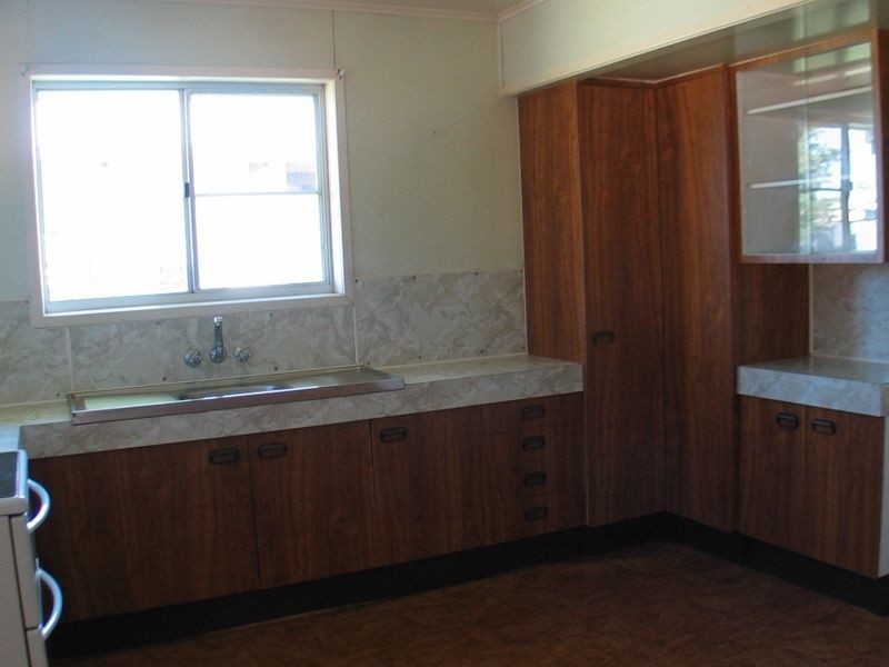 10 Barlow Street, Bundaberg North QLD 4670