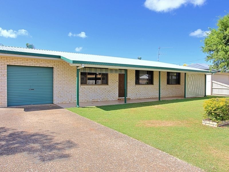 8 Chippindall Court, Avenell Heights QLD 4670