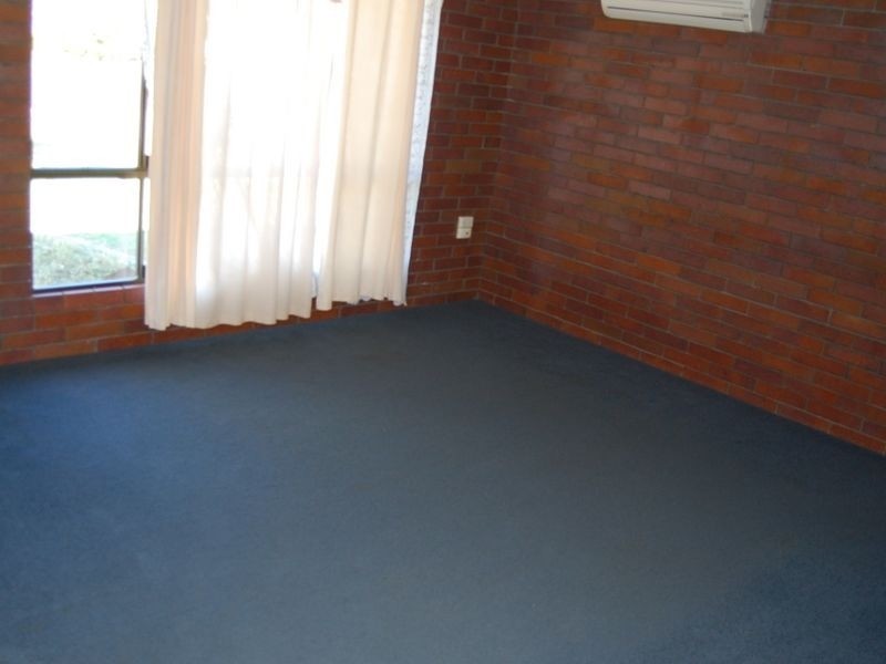 70 Dawn Parade, Thabeban QLD 4670