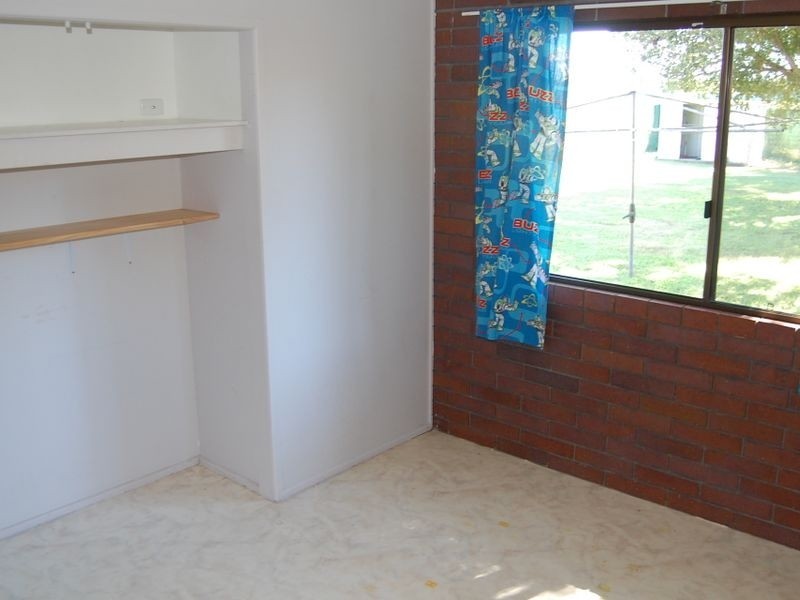 70 Dawn Parade, Thabeban QLD 4670