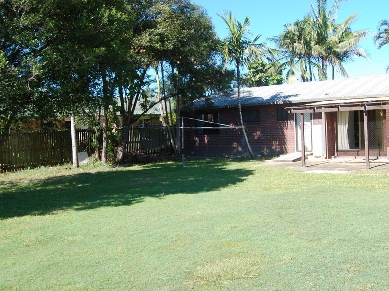 70 Dawn Parade, Thabeban QLD 4670