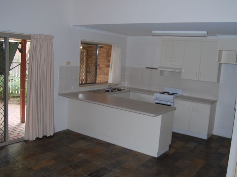 2/10 Branyan Street, Bundaberg West QLD 4670