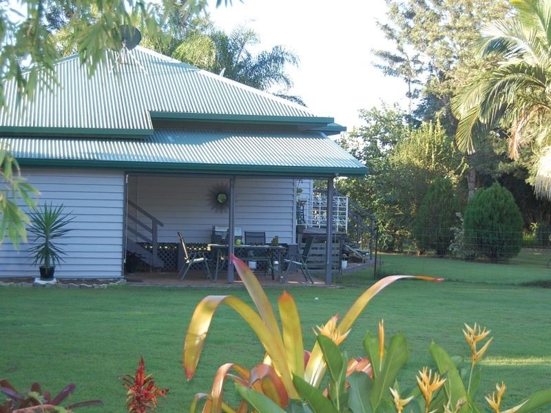 40 Palm Springs Drive, Calavos QLD 4670