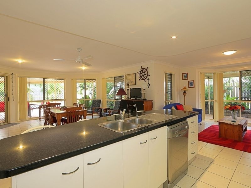 37 Acacia Street, Moore Park Beach QLD 4670