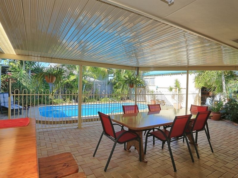37 Acacia Street, Moore Park Beach QLD 4670