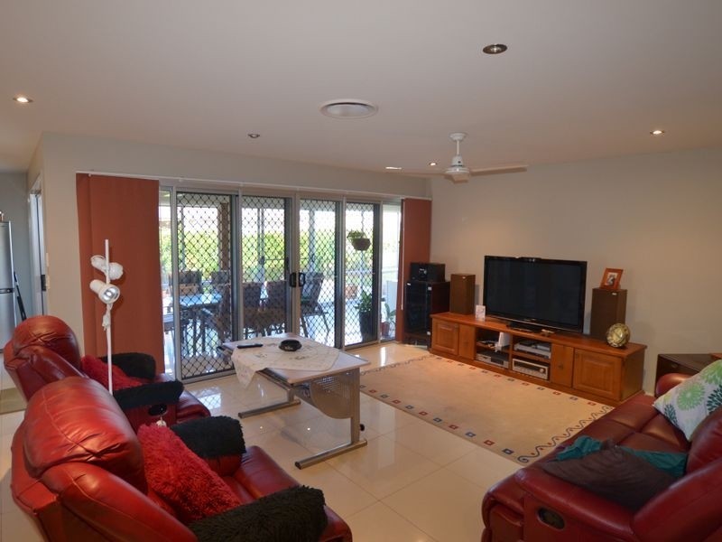 22 Schmidt Street, Kepnock QLD 4670