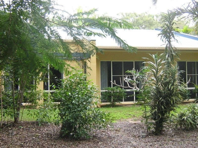 Moore Park Beach QLD 4670