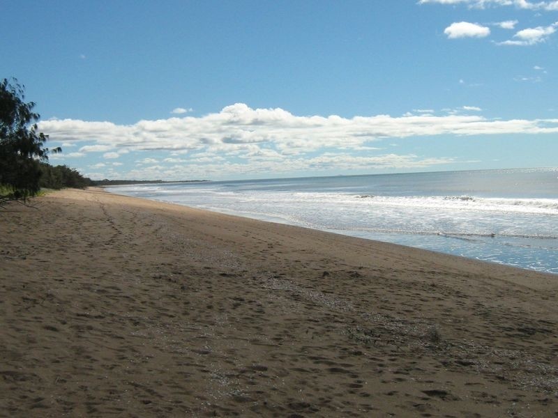 Moore Park Beach QLD 4670