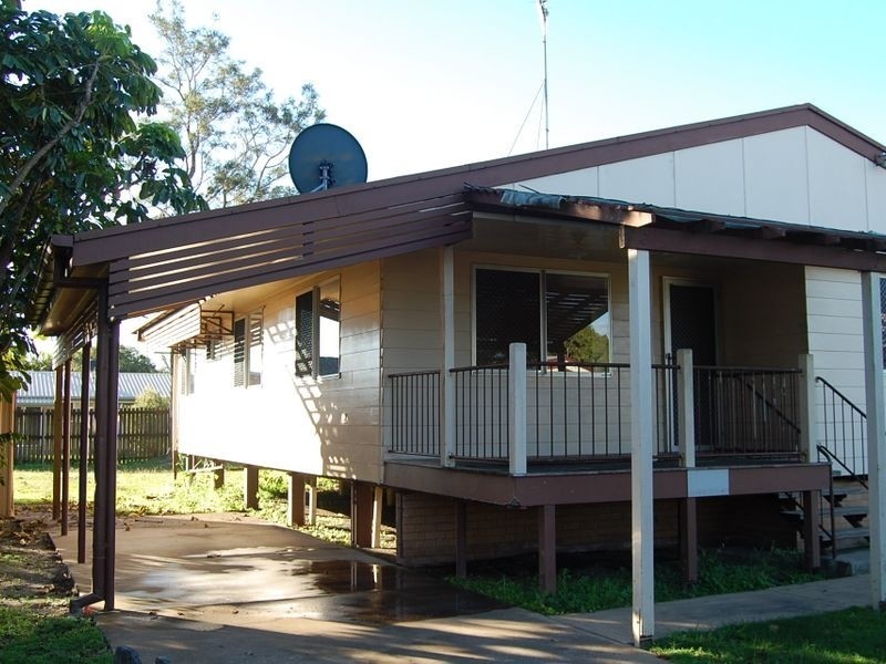 11 Bullpitt Street, Avenell Heights QLD 4670