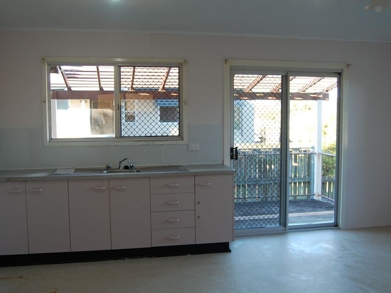 11 Bullpitt Street, Avenell Heights QLD 4670