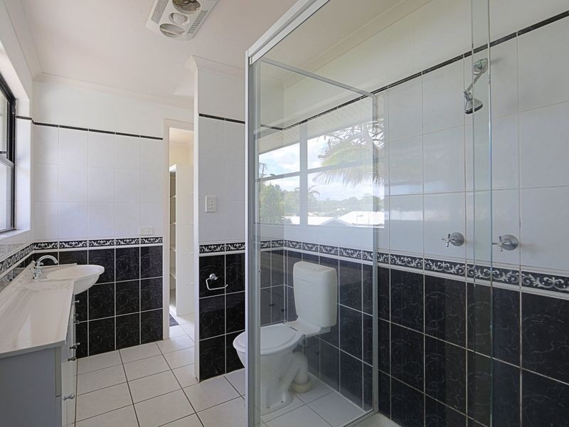 11 Poinciana Court, Moore Park Beach QLD 4670