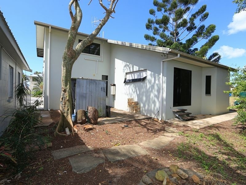 11 Poinciana Court, Moore Park Beach QLD 4670