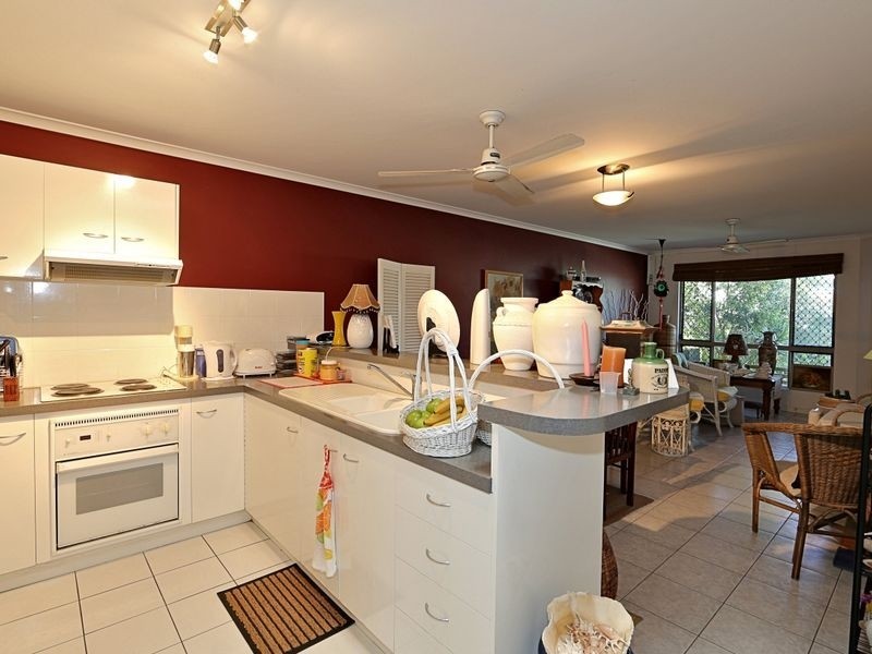 4/8 Whalley Street, Bargara QLD 4670