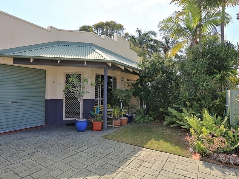 4/8 Whalley Street, Bargara QLD 4670