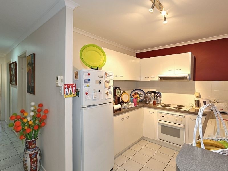 4/8 Whalley Street, Bargara QLD 4670