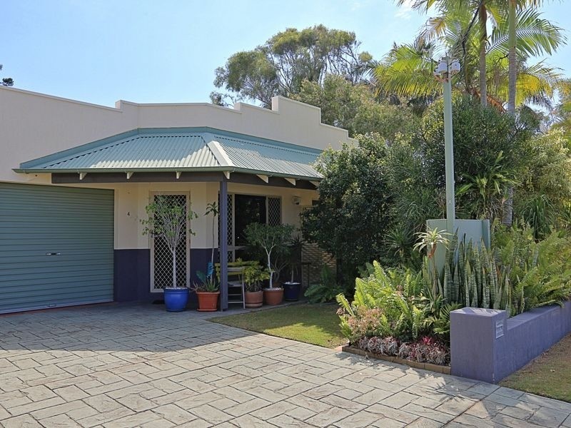 4/8 Whalley Street, Bargara QLD 4670