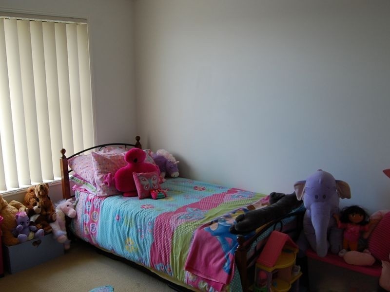 33 Searle Street, Thabeban QLD 4670