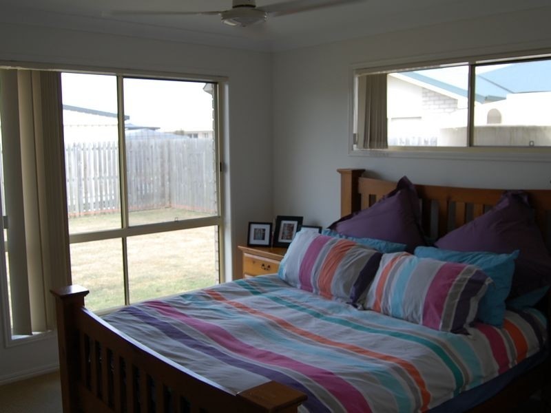 33 Searle Street, Thabeban QLD 4670