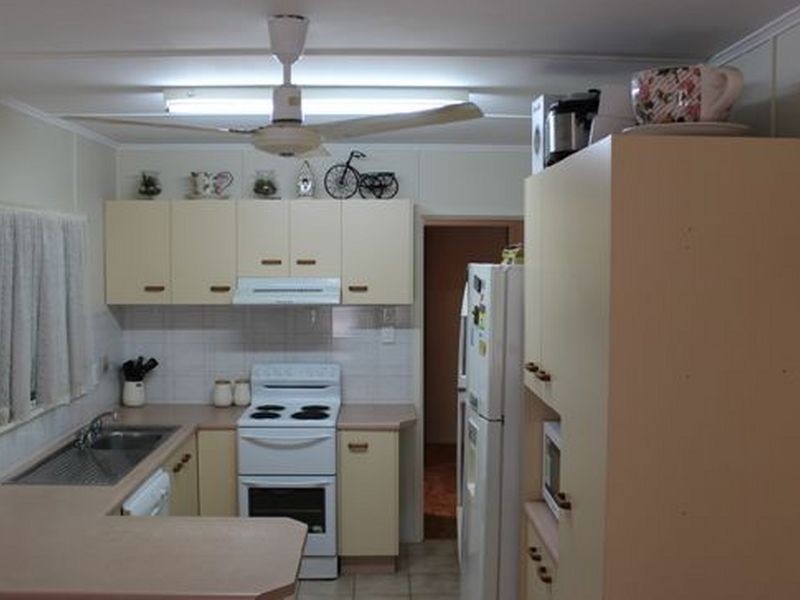 Avenell Heights QLD 4670